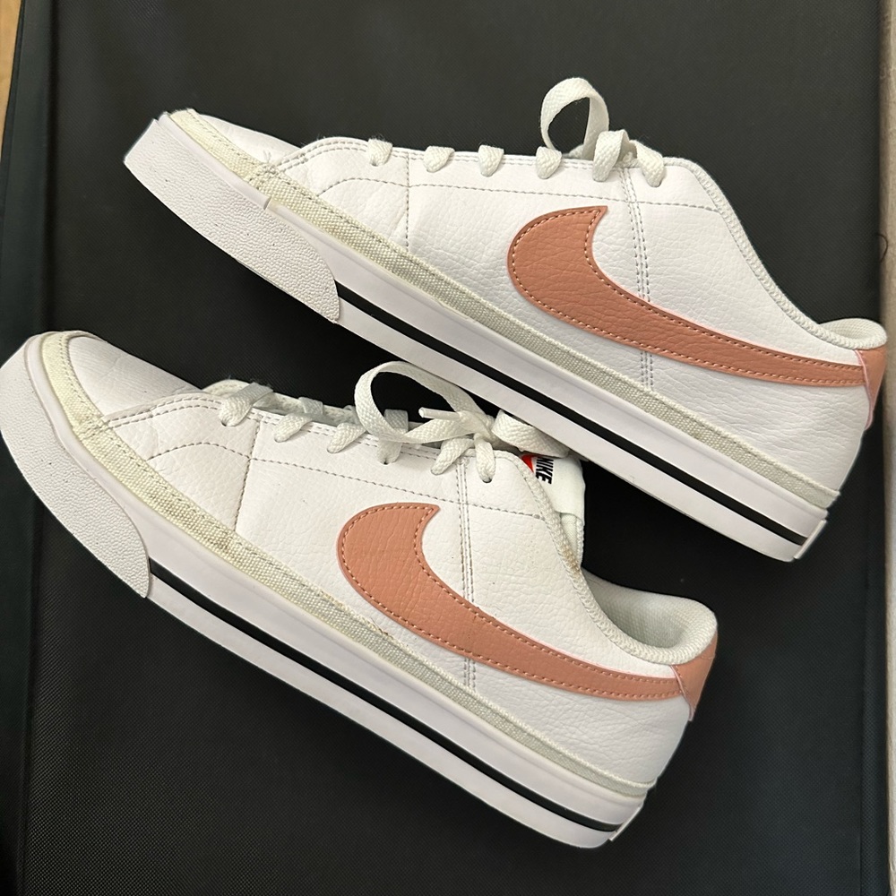 Nike Court Legacy